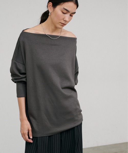 LARUTA(ラルータ)の「【LARUTA】ドレープカットプルオーバー(Tシャツ/カットソー・レディース・チャコールグレー/ダークブラウン/オフホワイト・FREE)」の10枚目の写真