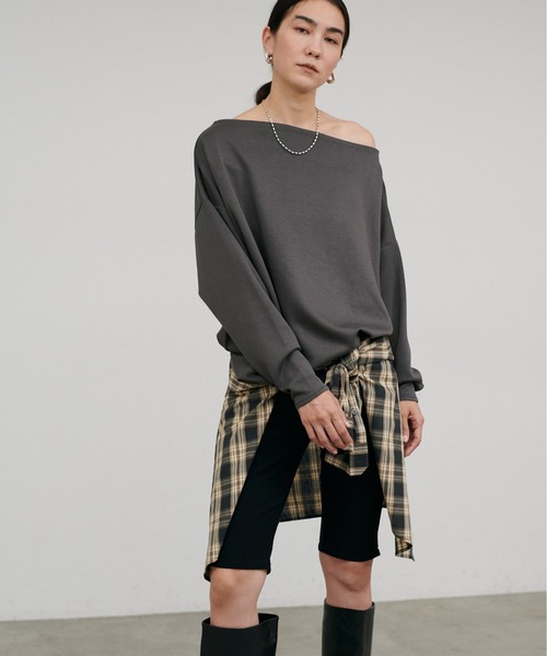 LARUTA(ラルータ)の「【LARUTA】ドレープカットプルオーバー(Tシャツ/カットソー・レディース・チャコールグレー/ダークブラウン/オフホワイト・FREE)」の11枚目の写真