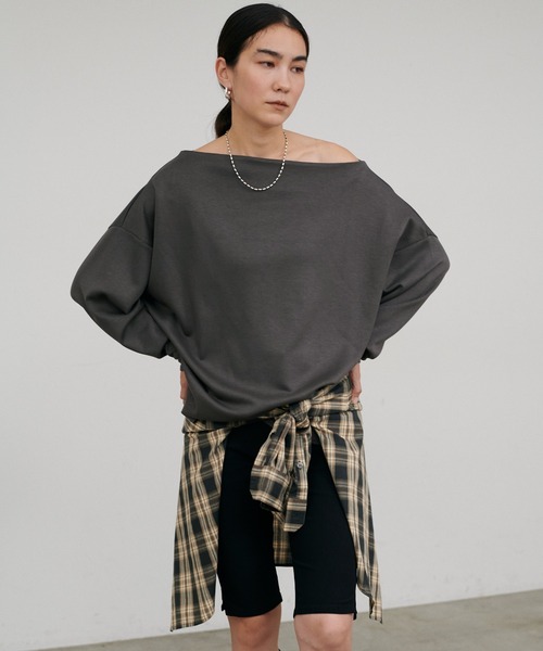 LARUTA(ラルータ)の「【LARUTA】ドレープカットプルオーバー(Tシャツ/カットソー・レディース・チャコールグレー/ダークブラウン/オフホワイト・FREE)」の12枚目の写真