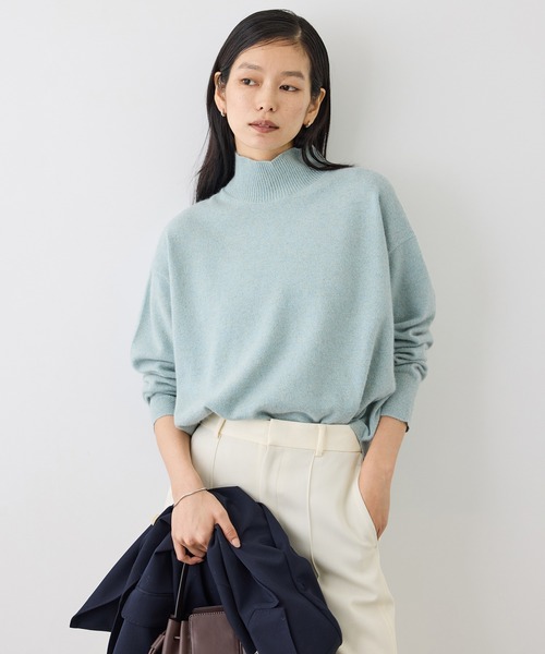 ROPE'(ロペ)の「【J'aDoRe・一部店舗限定サイズ】ウールフォックスラメハイネックニット(サイドスリット入り)(ニット/セーター・レディース・ボルドー/キナリ/グレー系その他/サックスブルー・38)」の3枚目の写真