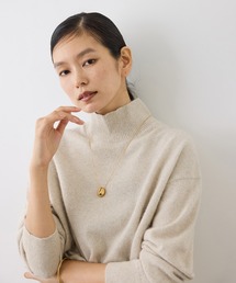 【J'aDoRe・一部店舗限定サイズ】ウールフォックスラメハイネックニット(サイドスリット入り)