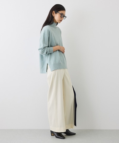 ROPE'(ロペ)の「【J'aDoRe・一部店舗限定サイズ】ウールフォックスラメハイネックニット(サイドスリット入り)(ニット/セーター・レディース・ボルドー/キナリ/グレー系その他/サックスブルー・38)」の10枚目の写真