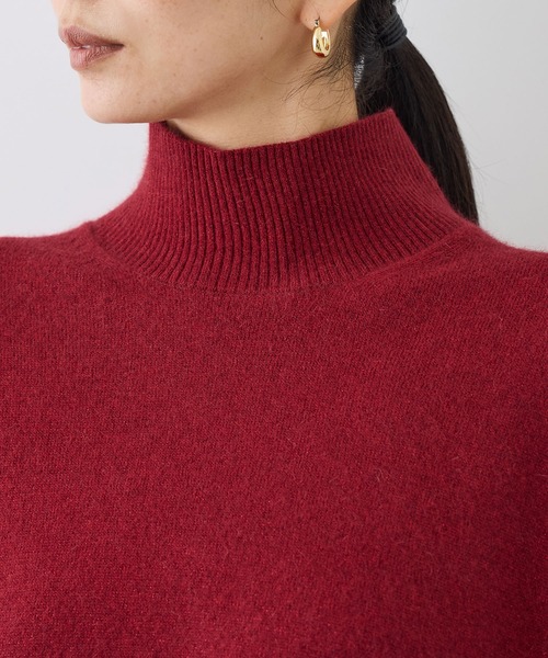 ROPE'(ロペ)の「【J'aDoRe・一部店舗限定サイズ】ウールフォックスラメハイネックニット(サイドスリット入り)(ニット/セーター・レディース・ボルドー/キナリ/グレー系その他/サックスブルー・38)」の16枚目の写真