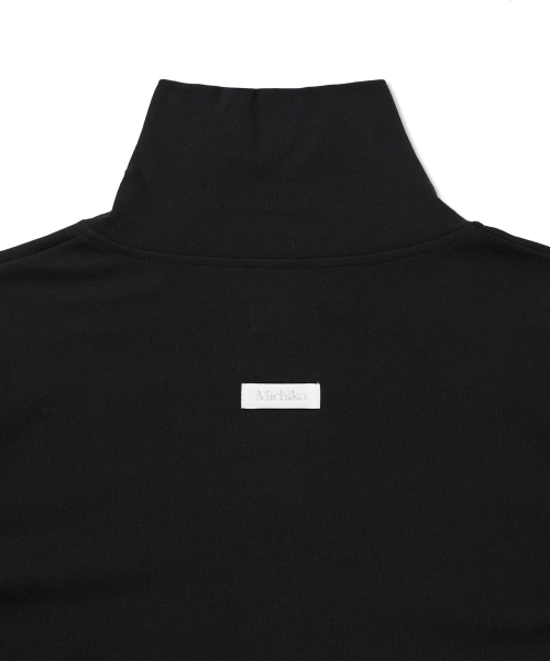 MICHIKO LONDON(ミチコ ロンドン)の「ツーウェイボタンネックトップス ブラック(Tシャツ/カットソー・レディース・その他・SMALL/MEDIUM)」の6枚目の写真