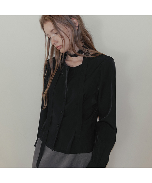 TWEE(トゥウィー)の「ビンル ピンタックラウンドネック長袖ブラウス(ストラップセット)(シャツ/ブラウス・レディース・ブラック/アイボリー・FREE)」の2枚目の写真
