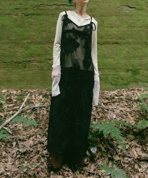 ELLA CANTARIA(エヤカンタリア)の「Bloom Embroidery Mesh Dress|花柄刺繍メッシュワンピース(ワンピース・レディース・ブラック/オレンジ・FREE)」の1枚目の写真