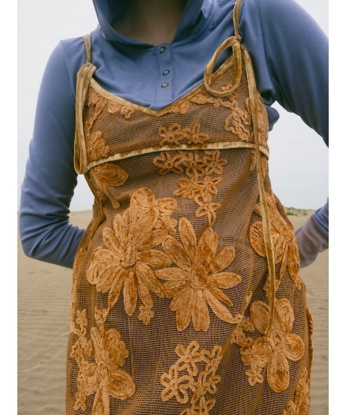 ELLA CANTARIA(エヤカンタリア)の「Bloom Embroidery Mesh Dress|花柄刺繍メッシュワンピース(ワンピース・レディース・ブラック/オレンジ・FREE)」の10枚目の写真