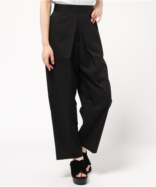 SLY（スライ）の「FRONT TUCK TAPERED PT-S（その他パンツ・レディース・ブラック/ブラウン/グレー・1/2/0）」の2枚目の写真