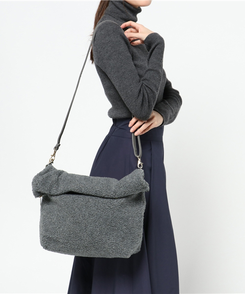 WEGO(ウィゴー)の「WEGO/ボア2WAYクラッチバッグ(クラッチバッグ・レディース・キャメル/グレー/その他1・FREE)」の6枚目の写真