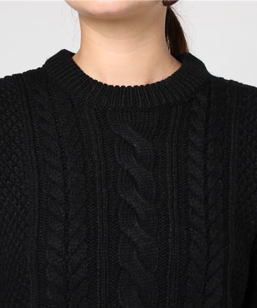 Honeys（ハニーズ）の「【洗濯機で洗える】ケーブル編プルオーバー（ニット/セーター・レディース・ブラック/レッド/オフホワイト/サックスブルー/ピンク/イエロー/グリーン/杢グレー/ラベンダー・L/LL/M/S）」の13枚目の写真