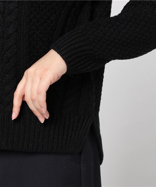 Honeys（ハニーズ）の「【洗濯機で洗える】ケーブル編プルオーバー（ニット/セーター・レディース・ブラック/レッド/オフホワイト/サックスブルー/ピンク/イエロー/グリーン/杢グレー/ラベンダー・L/LL/M/S）」の12枚目の写真