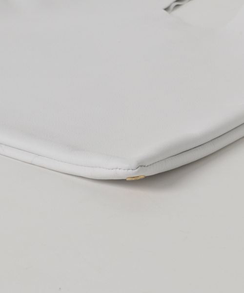 HELIOPOLE(エリオポール)の「arron SIENA MEDIUM BAG(トートバッグ・レディース・ホワイト/ブラック・F)」の4枚目の写真