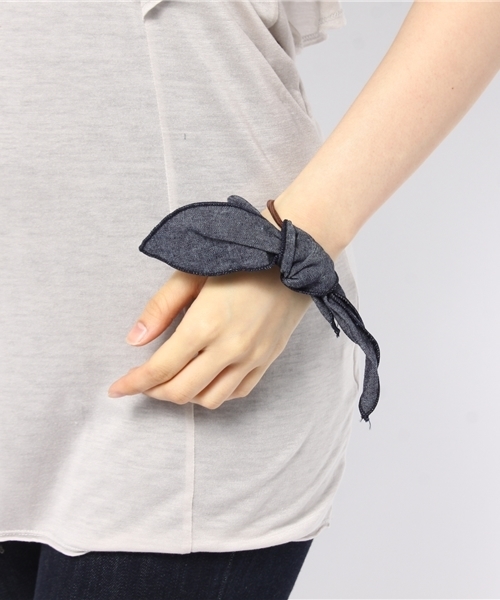 BEAMS BOY（ビームスボーイ）の「BEAMS BOY / デニムリボンポニー（ヘアゴム・レディース・ブラック/ネイビー・ONE SIZE）」の3枚目の写真