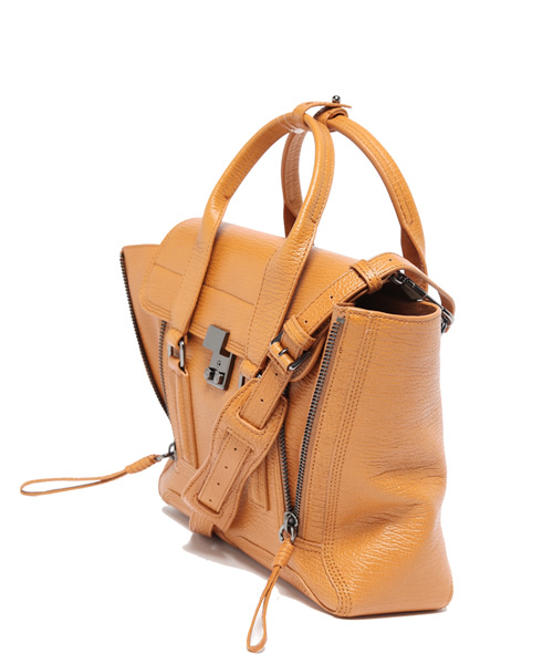 3.1 Phillip Lim(スリーワンフィリップリム)の「Pashli Medium Satchel(ショルダーバッグ・レディース・ベージュ・FREE)」の3枚目の写真