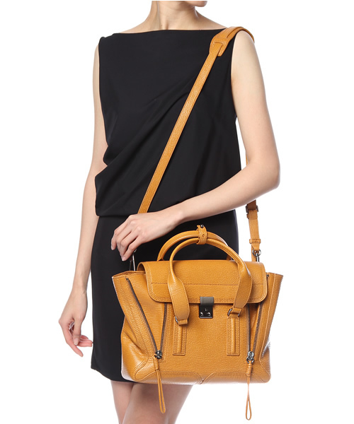 3.1 Phillip Lim(スリーワンフィリップリム)の「Pashli Medium Satchel(ショルダーバッグ・レディース・ベージュ・FREE)」の9枚目の写真