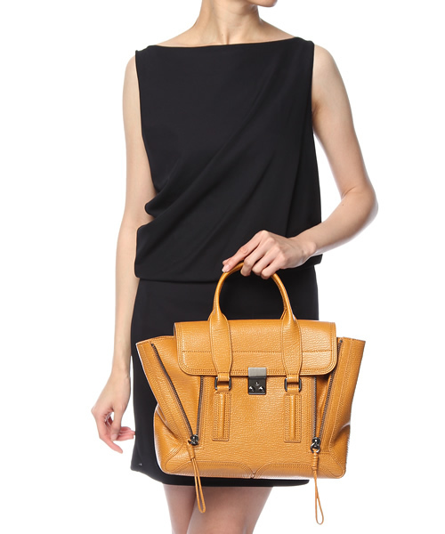 3.1 Phillip Lim(スリーワンフィリップリム)の「Pashli Medium Satchel(ショルダーバッグ・レディース・ベージュ・FREE)」の10枚目の写真