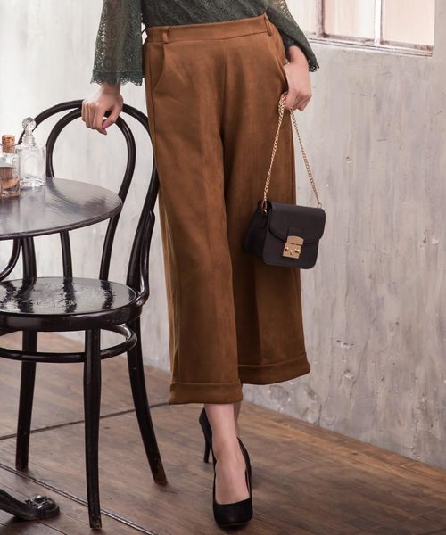 KOBE LETTUCE（コウベレタス）の「フェイクスエード裾折返しクロップド丈ワイドパンツ/レディース/ガウチョ/ボトムス[M1929]神戸レタス（その他パンツ・レディース・ブラック/ブラウン/カーキ/ピンク/アイボリー/マスタード/グレー系その他/ピンク系その他/ベージュ系その他2/チャコールグレー・FREE）」の5枚目の写真