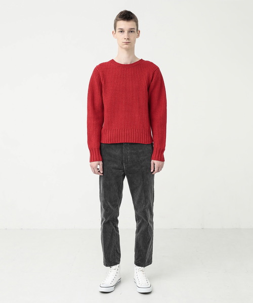 koe×THOM BROWNE（コエトムブラウン）の「MENS CREWNECK SWEATER（ニット/セーター・メンズ・グレー/レッド・SMALL/MEDIUM/LARGE）」の3枚目の写真