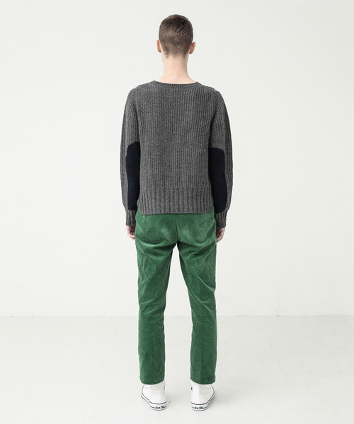 koe×THOM BROWNE（コエトムブラウン）の「MENS CREWNECK SWEATER（ニット/セーター・メンズ・グレー/レッド・SMALL/MEDIUM/LARGE）」の8枚目の写真