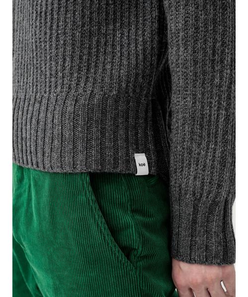 koe×THOM BROWNE（コエトムブラウン）の「MENS CREWNECK SWEATER（ニット/セーター・メンズ・グレー/レッド・SMALL/MEDIUM/LARGE）」の22枚目の写真