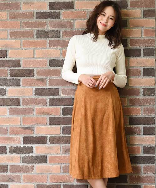 Luz Llena(ラズレナ)の「フェイクスエードフレアスカート(スカート・レディース・グリーン/キャメル・MEDIUM)」の12枚目の写真