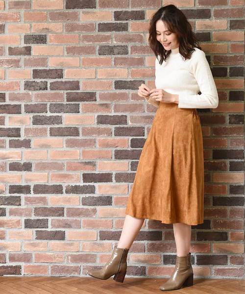 Luz Llena(ラズレナ)の「フェイクスエードフレアスカート(スカート・レディース・グリーン/キャメル・MEDIUM)」の11枚目の写真