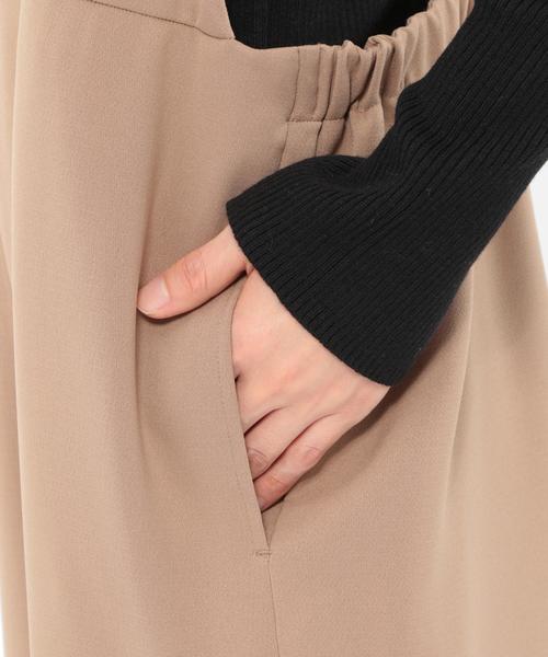 LAKOLE（ラコレ）の「ダブルクロスVネックサロペット / LAKOLE（サロペット/オーバーオール・レディース・ブラック/ベージュ・SMALL/MEDIUM）」の10枚目の写真