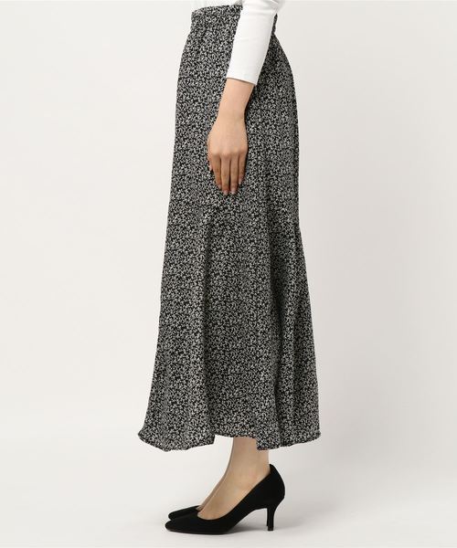 fifth（フィフス）の「小花柄ロングフレアスカート（スカート・レディース・ブラック/ホワイト・MEDIUM）」の12枚目の写真