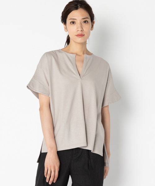 HELIOPOLE(エリオポール)の「【吸湿速乾】 スキッパー プルオーバー(Tシャツ/カットソー・レディース・ホワイト/ブラック/ベージュ/クリーム・38)」の1枚目の写真