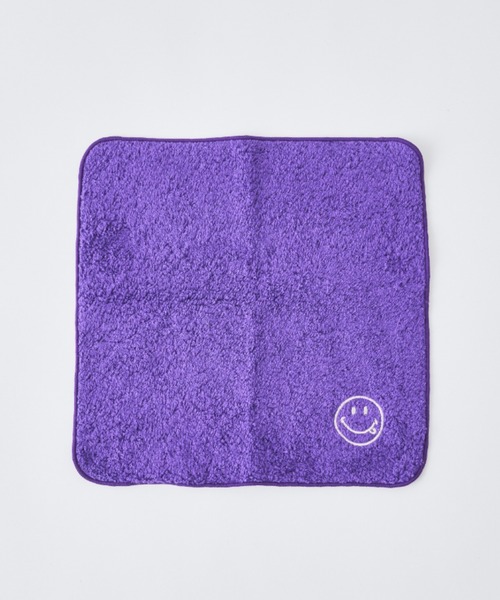 BIRTHDAY BAR(バースデイバー)の「スマイル 刺繍 タオルハンカチ(ハンカチ/ハンドタオル・レディース・ブラック/グレー/ピンク/ライトグリーン/イエロー/ライトブルー/グリーン/パープル/オレンジ/ホワイト/レッド/ブルー/ベージュ/ブラウン/ラベンダー/アイボリー/ライム/ネイビー/サックスブルー/マスタード/ライトグレー/コーラルピンク・フリー)」の15枚目の写真