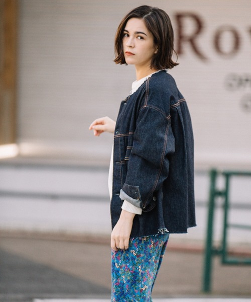 Munich（ミューニック）の「ワンウォッシュデニムノーカラーブルゾン（デニムジャケット・レディース・インディゴブルー・S/XS）」の7枚目の写真