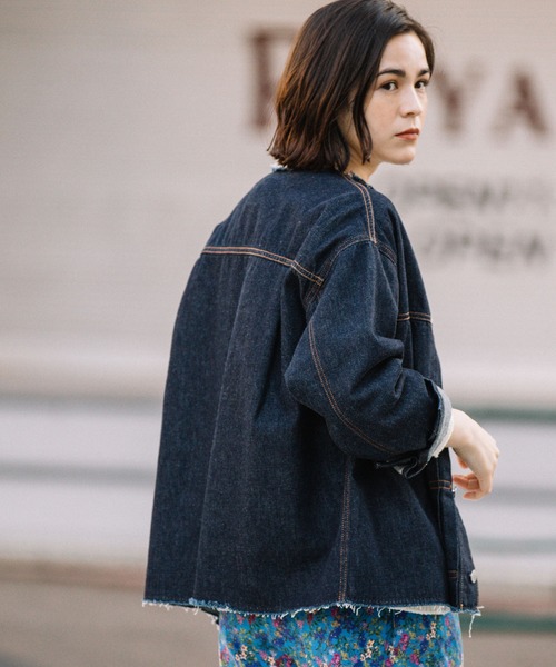 Munich（ミューニック）の「ワンウォッシュデニムノーカラーブルゾン（デニムジャケット・レディース・インディゴブルー・S/XS）」の10枚目の写真