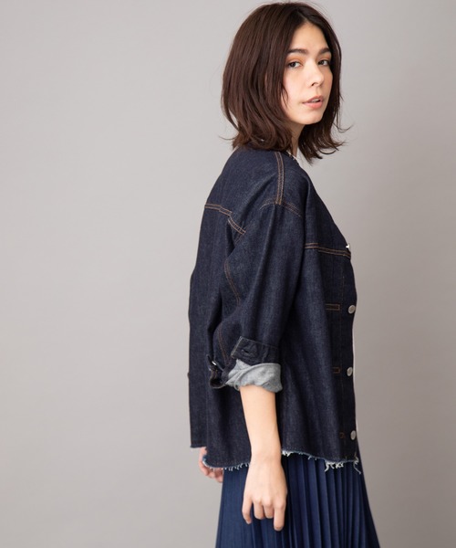 Munich（ミューニック）の「ワンウォッシュデニムノーカラーブルゾン（デニムジャケット・レディース・インディゴブルー・S/XS）」の6枚目の写真
