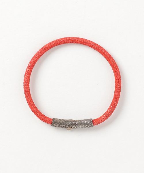 ATOLYESTONE(アトリエストーン)の「STINGREY BRACELET WITH SILVER LOCK(ブレスレット)」|コーラル