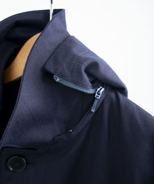 SHIPS（シップス）の「SD: シンダウン ソリッド ステンカラーコート（ダウンジャケット/コート・メンズ・ネイビー・SMALL/MEDIUM/LARGE/X-LARGE）」の10枚目の写真