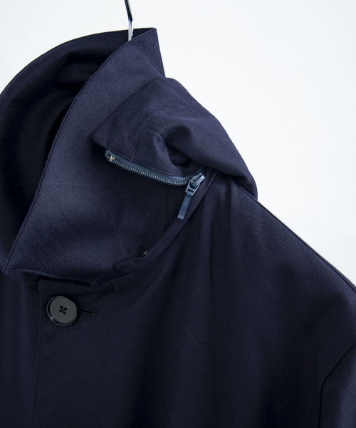 SHIPS（シップス）の「SD: シンダウン ソリッド ステンカラーコート（ダウンジャケット/コート・メンズ・ネイビー・SMALL/MEDIUM/LARGE/X-LARGE）」の9枚目の写真