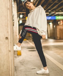 FILA フィラ 筆記体 ブランド ロゴ ライン ジョガーパンツ トラックパンツ スウェットパンツ ジャージパンツ
