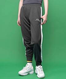 FILA フィラ 筆記体 ブランド ロゴ ライン ジョガーパンツ トラックパンツ スウェットパンツ ジャージパンツ