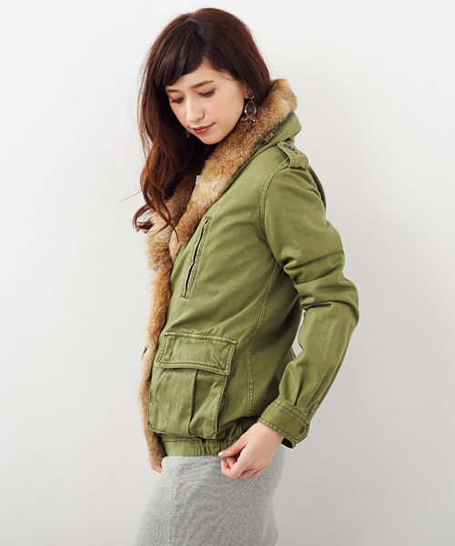 Another Edition（アナザーエディション）の「【展開店舗限定】ae SWL RABBIT CT（ミリタリージャケット・レディース・ベージュ/オリーブ・SMALL/MEDIUM）」の3枚目の写真