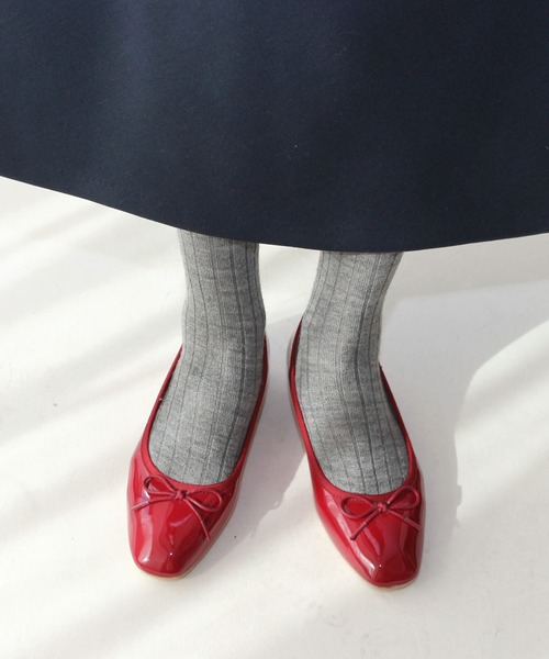 Fin（フィン）の「スクエアトゥバレエシューズ（バレエシューズ・レディース・ブラック/ベージュ/シルバー/アイボリー/ブラウン/ブラック系その他/クリアブラック/レッド・22.5cm/23cm/23.5cm/24cm/24.5cm）」の8枚目の写真