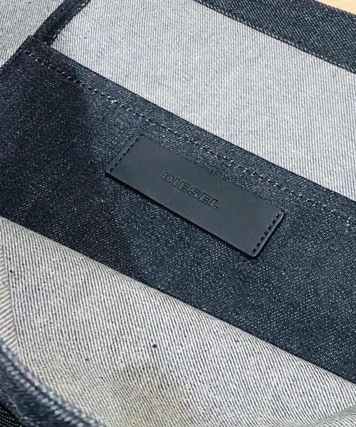 DIESEL(ディーゼル)の「メッセージロゴ デニム トートバッグ(トートバッグ・メンズ・ブラック・F)」の7枚目の写真