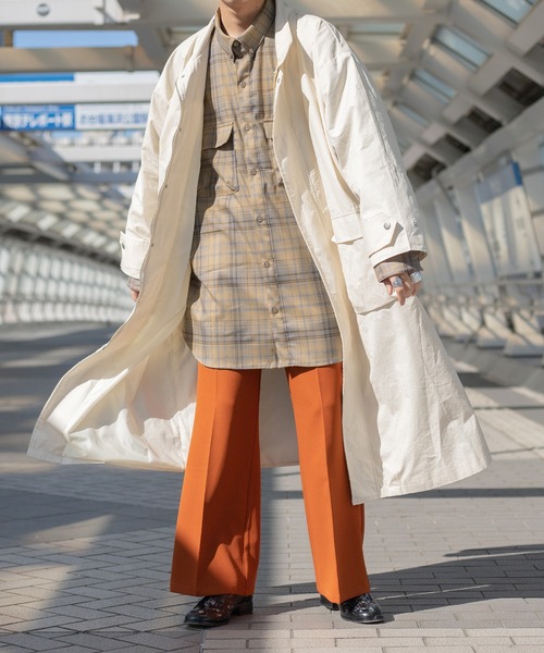 kutir(クティール)の「スタンドカラーオーバーコート(その他アウター・メンズ・ブラック/オフホワイト/サックスブルー/グレイッシュベージュ・MEDIUM/LARGE)」の2枚目の写真