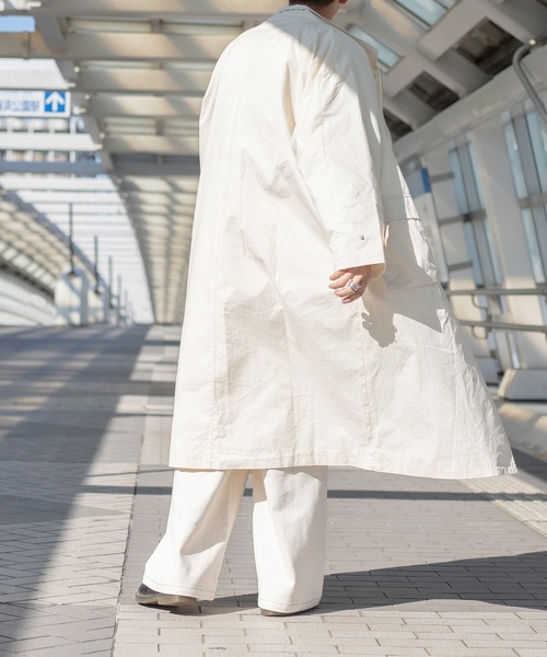 kutir(クティール)の「スタンドカラーオーバーコート(その他アウター・メンズ・ブラック/オフホワイト/サックスブルー/グレイッシュベージュ・MEDIUM/LARGE)」の12枚目の写真