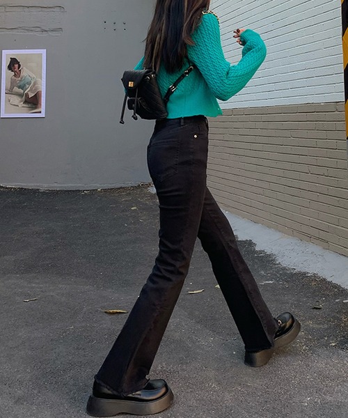 ANOTHER S（アナザーエス）の「脚長美スタイルセミフレアデニムパンツ  ストレッチフレアパンツ（デニムパンツ・レディース・ブラック/ブルー/ベージュ・S/M/L）」の4枚目の写真