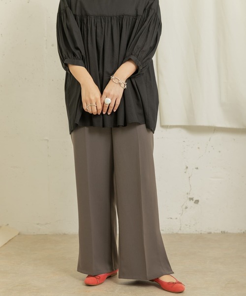 ITEMS URBANRESEARCH（アイテムズ アーバンリサーチ）の「センタープレスパンツ（その他パンツ・レディース・ブラック/ベージュ/パープル/ブルー・FREE）」の5枚目の写真