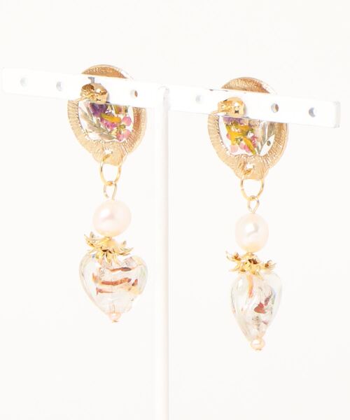 tone（トーン）の「【chiguhagu】お花×ハートビーズピアス (MA)（ピアス（両耳用）・レディース・ホワイト・FREE）」の4枚目の写真