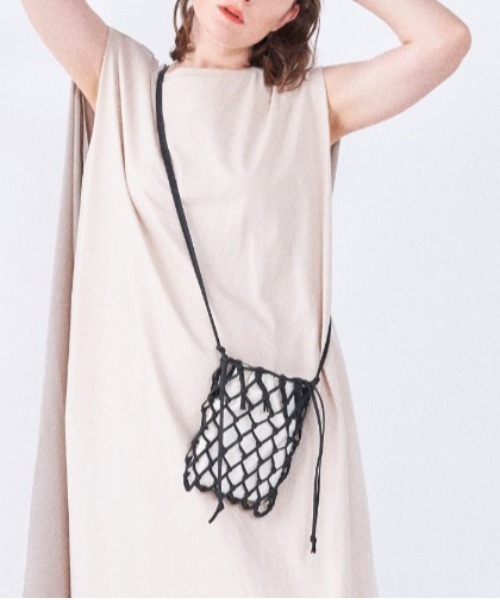 Laugoa（ラウゴア）の「LAUGOA KOEK メッシュショルダーバッグ（ショルダーバッグ・レディース・ブラック/パープル/オフホワイト/シルバーグレー・ONESIZE）」の14枚目の写真
