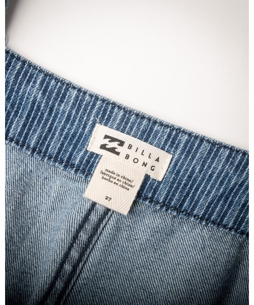 BILLABONG(ビラボン)の「BILLABONG レディース 【FOLLOW THE SUN】 PAINT BY NUMBERS デニムオールインワン【2021年春夏モデル】/ビラボンオーバーオール(つなぎ/オールインワン・レディース・ブルー・25inch/26inch)」の7枚目の写真