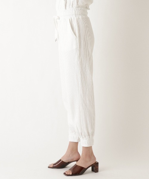 REDYAZEL（レディアゼル）の「バックロゴ刺繍入りワッフルリラックスパンツ（その他パンツ・レディース・オフホワイト/グレー・FREE）」の8枚目の写真