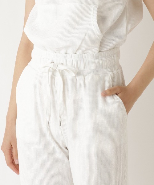 REDYAZEL（レディアゼル）の「バックロゴ刺繍入りワッフルリラックスパンツ（その他パンツ・レディース・オフホワイト/グレー・FREE）」の3枚目の写真